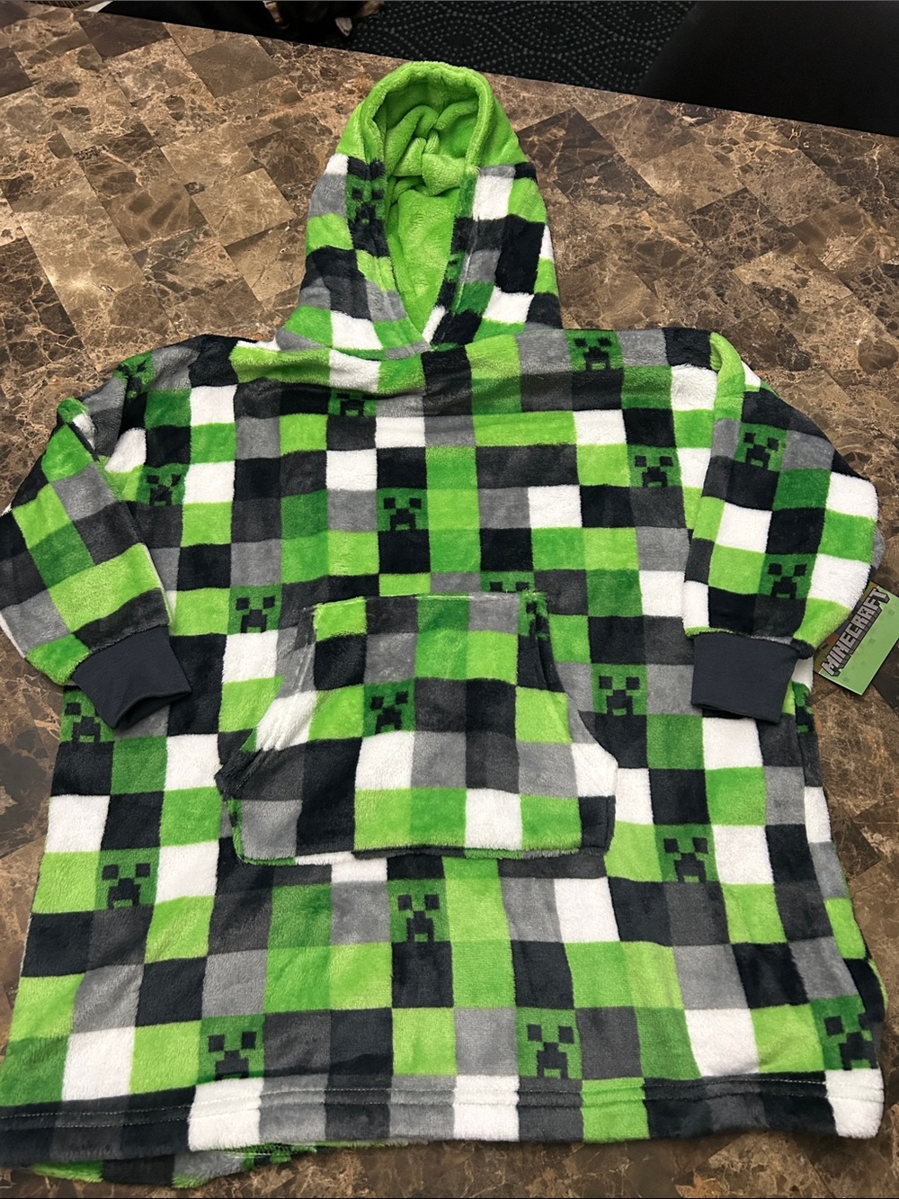 NWT 🆕 Minecraft Kids Hooded Plush Poncho - Green Plaid size XS-S (4-6 years)